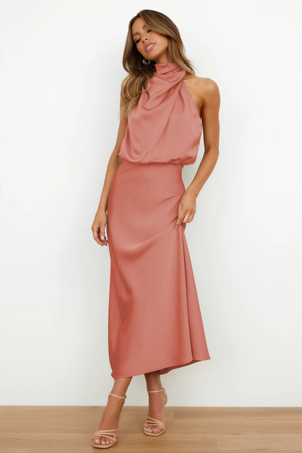 Vestido con escote americano