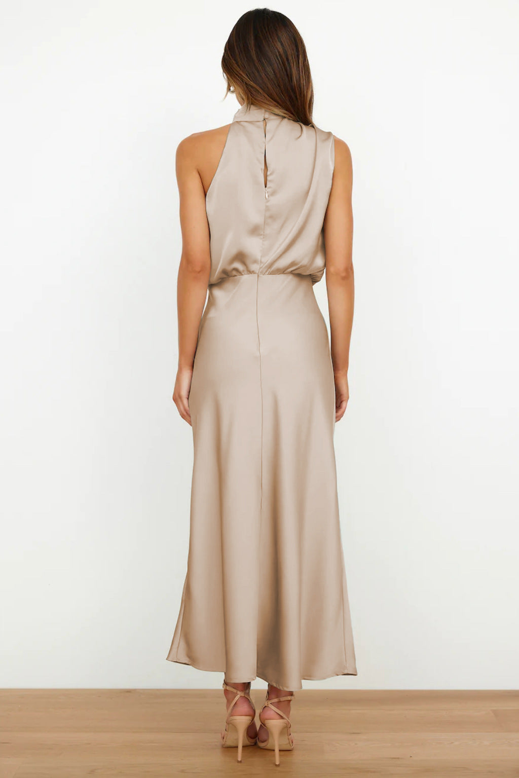 Vestido con escote americano