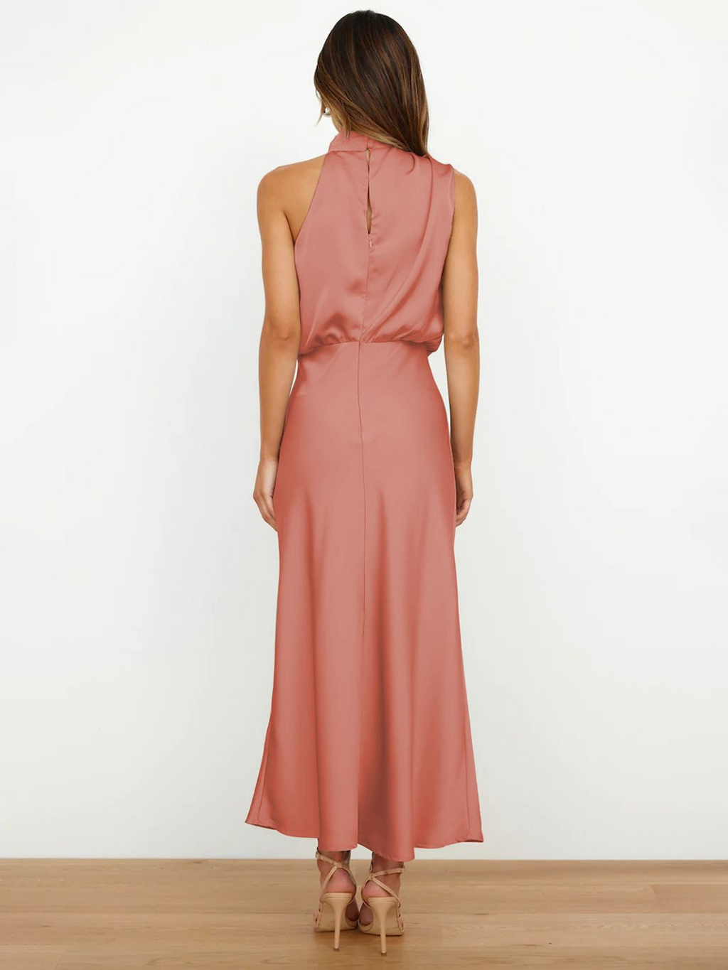 Vestido con escote americano