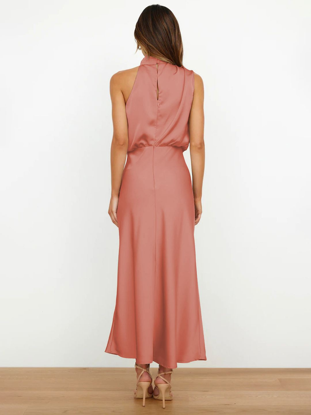 Vestido con escote americano
