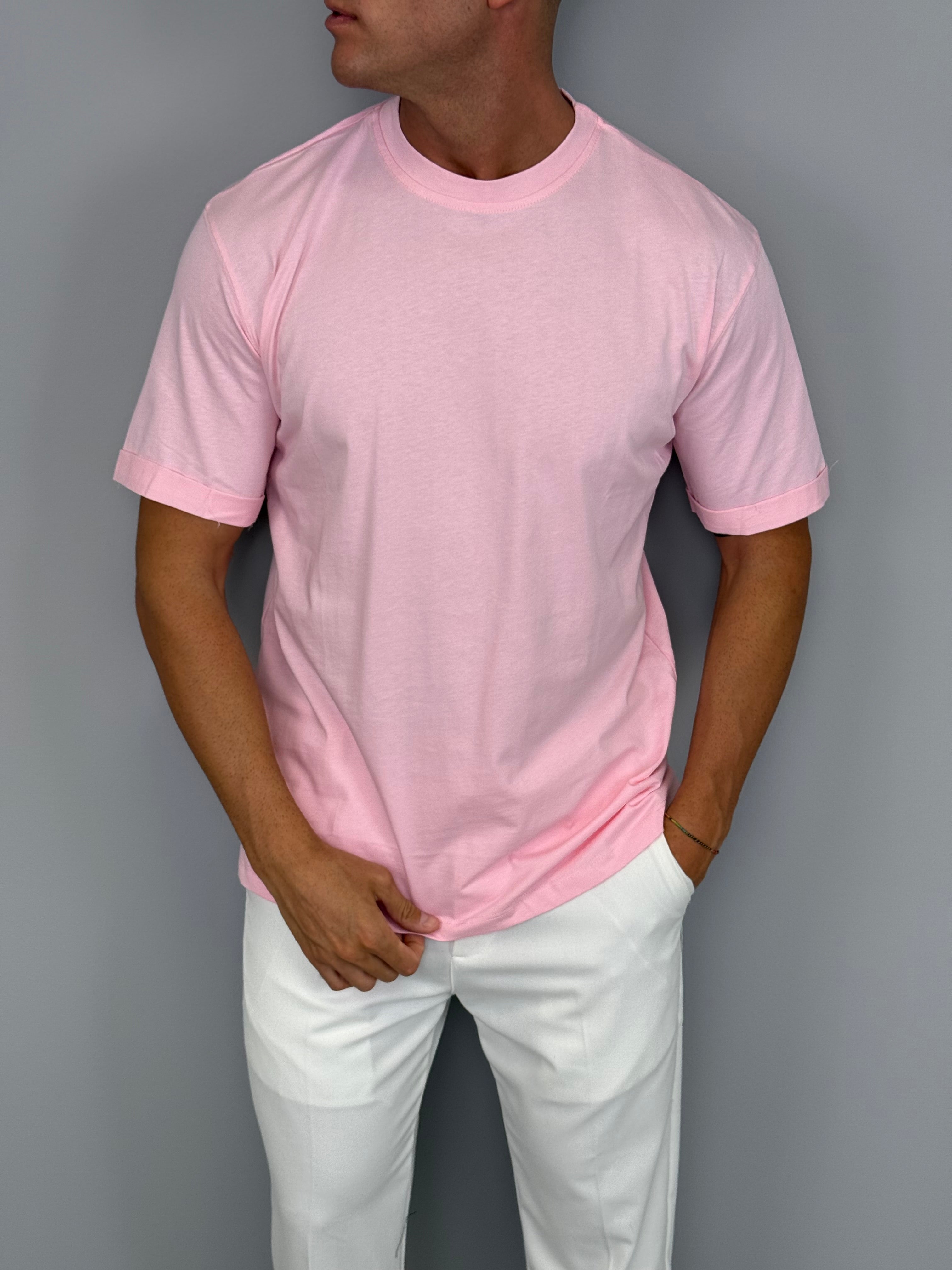CAMISETA MODERNA CON CUELLO VOLANTE
