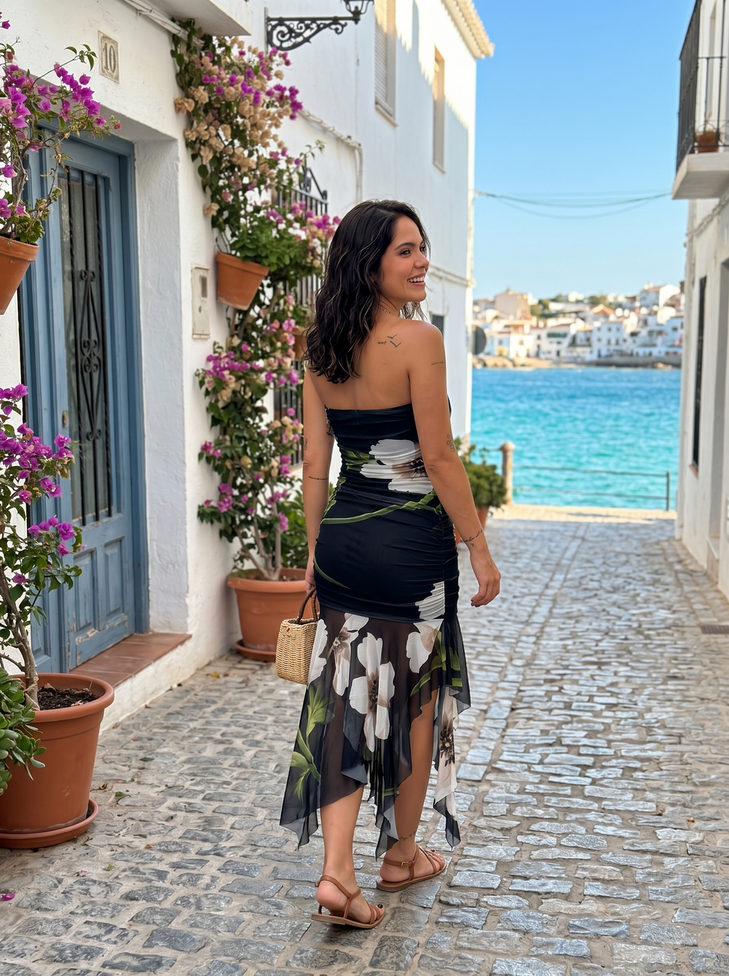 Vestido negro con estampado floral