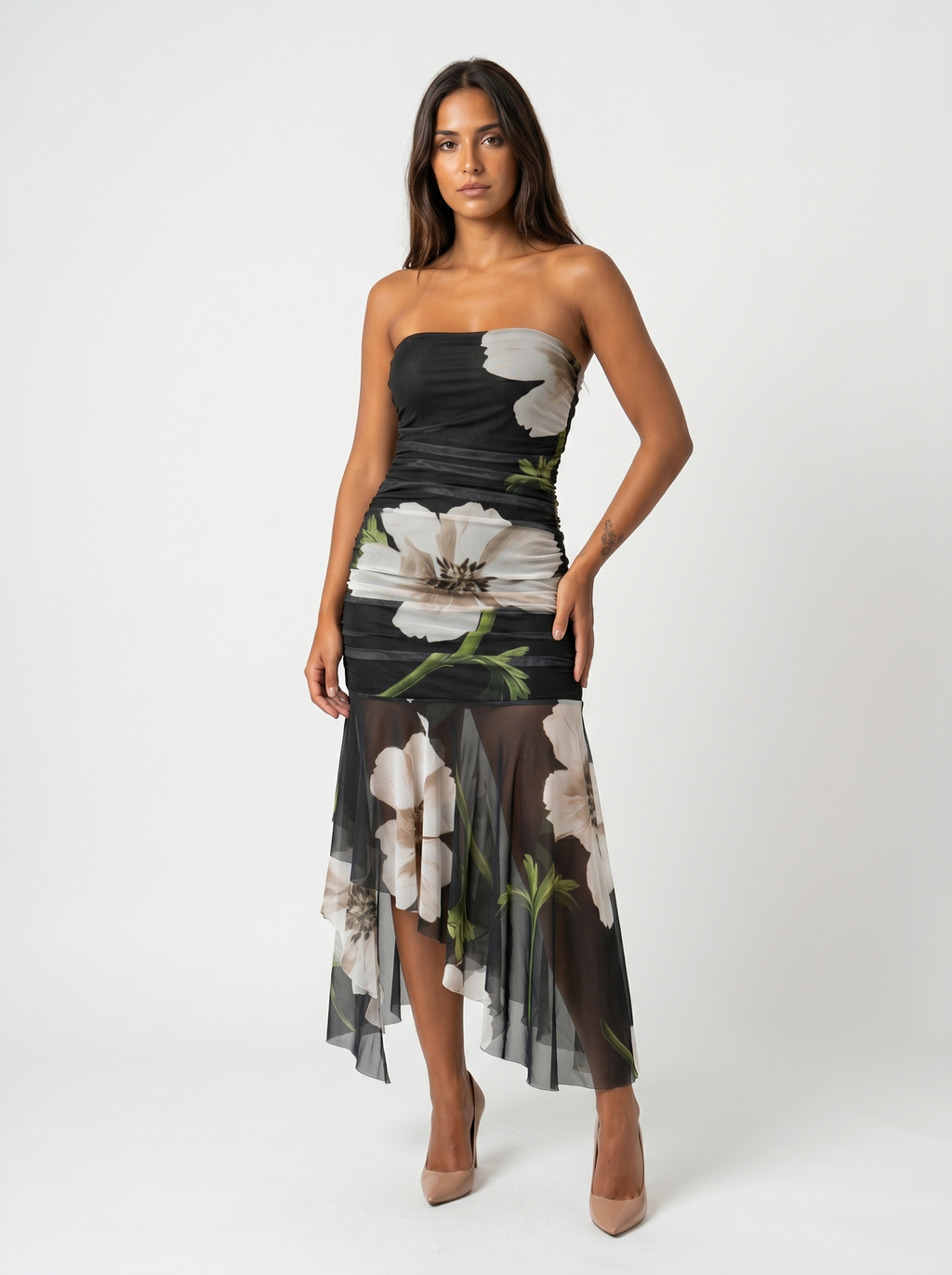 Vestido negro con estampado floral