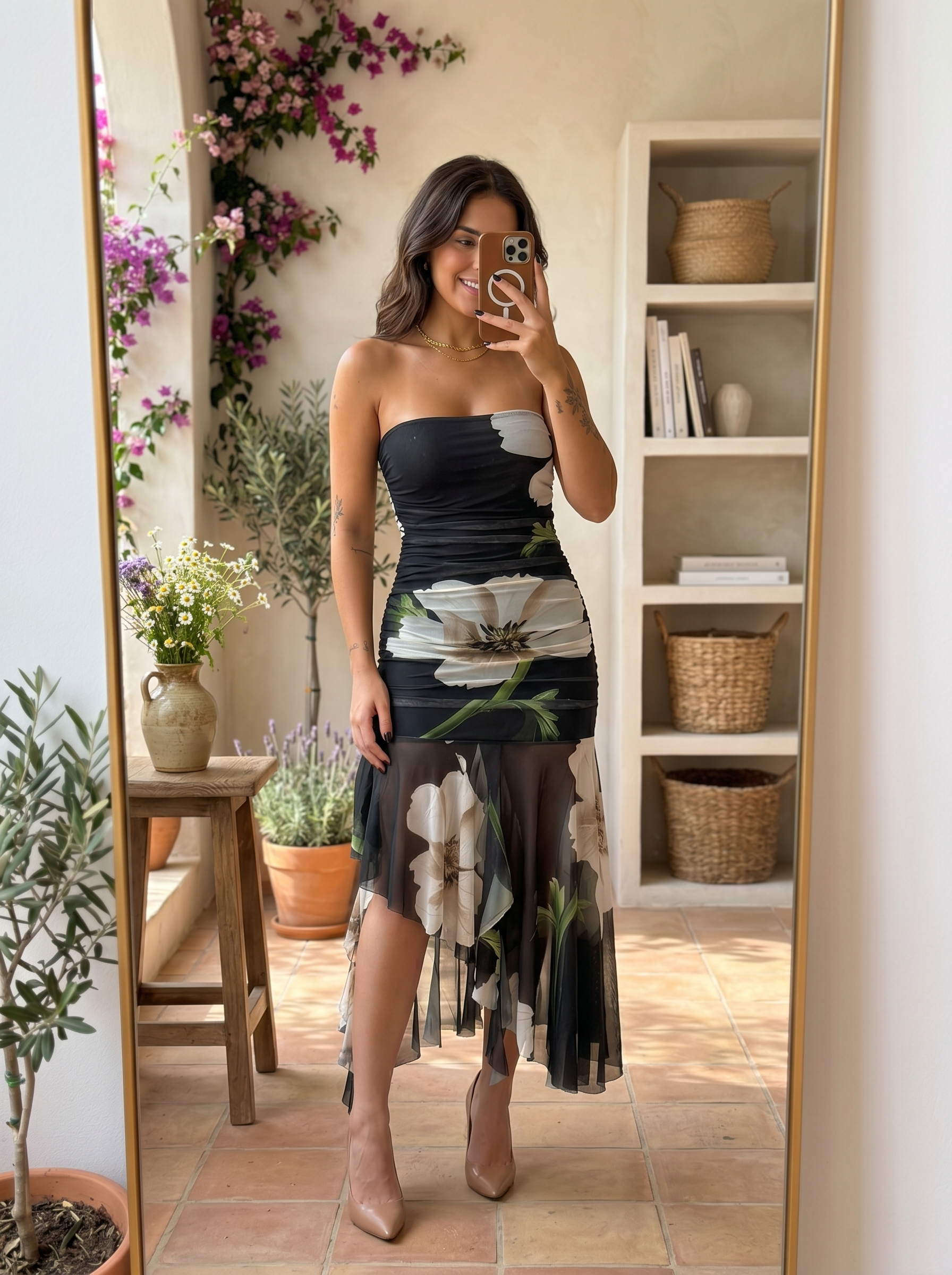Vestido negro con estampado floral