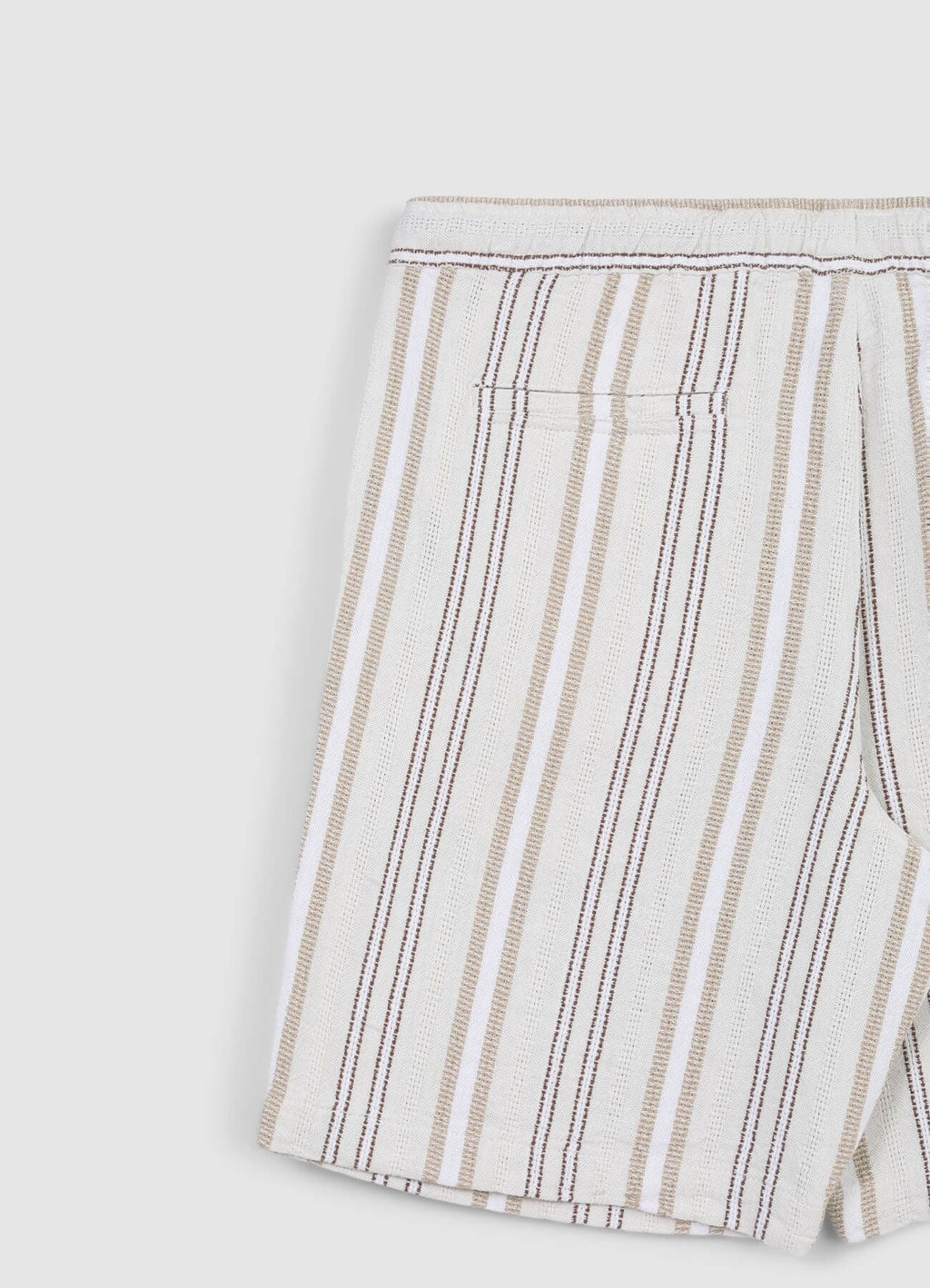 Pantalón corto a rayas