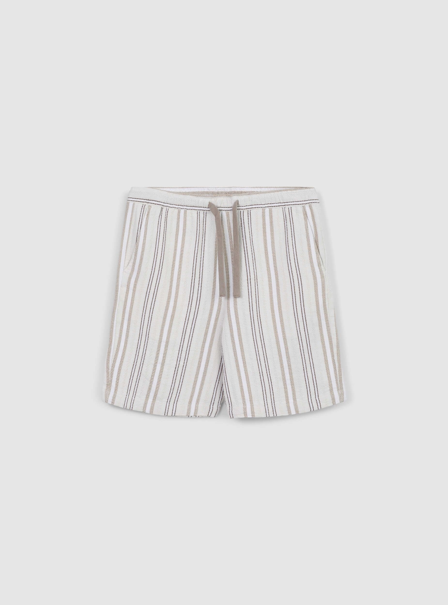 Pantalón corto a rayas