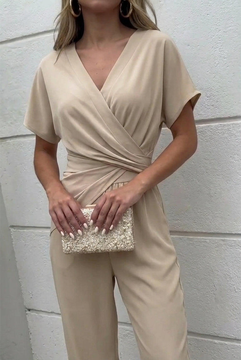 Elegante traje de dos piezas