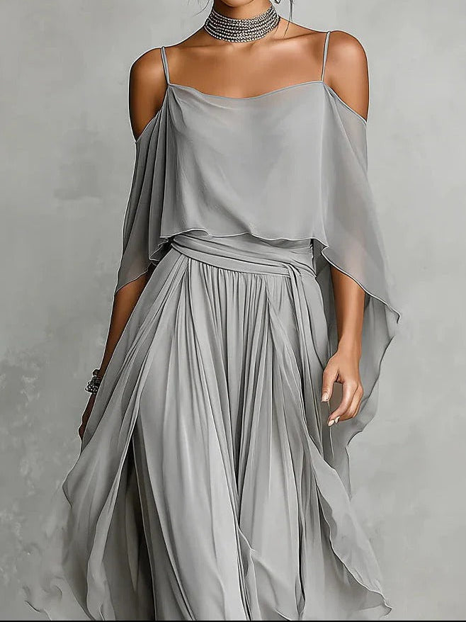 Conjunto fluido gris con top de tirantes y pantalón ligero